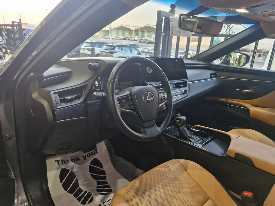 لكزس ES 250 AA Elegant 2025 