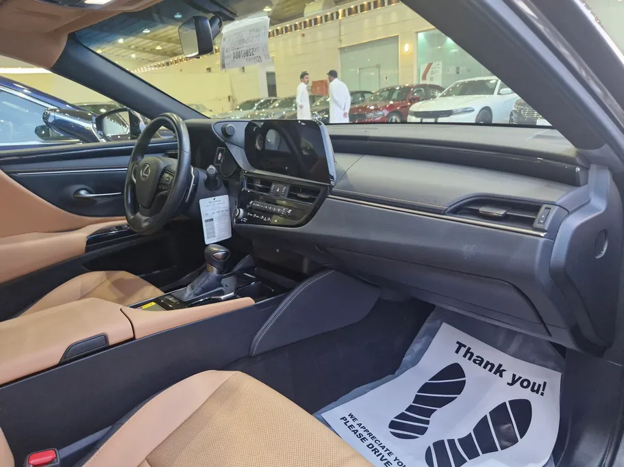 لكزس ES 250 AA Elegant 2025 