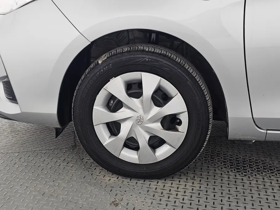 2022 Toyota Yaris  Y 