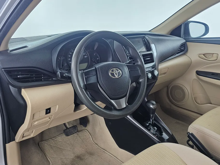 2022 Toyota Yaris  Y 