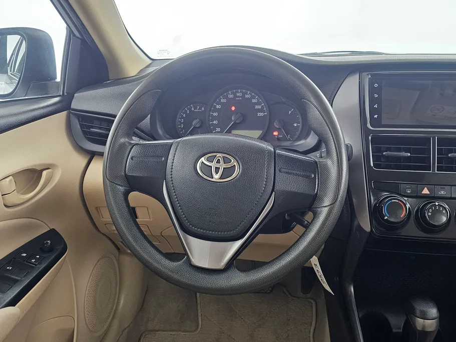 2022 Toyota Yaris  Y 