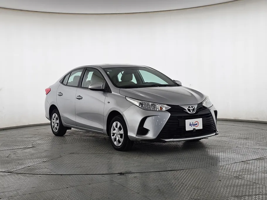 2022 Toyota Yaris  Y 