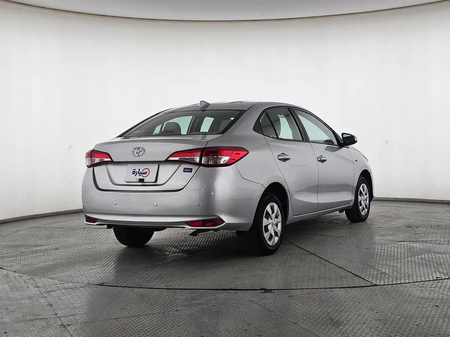 2022 Toyota Yaris  Y 