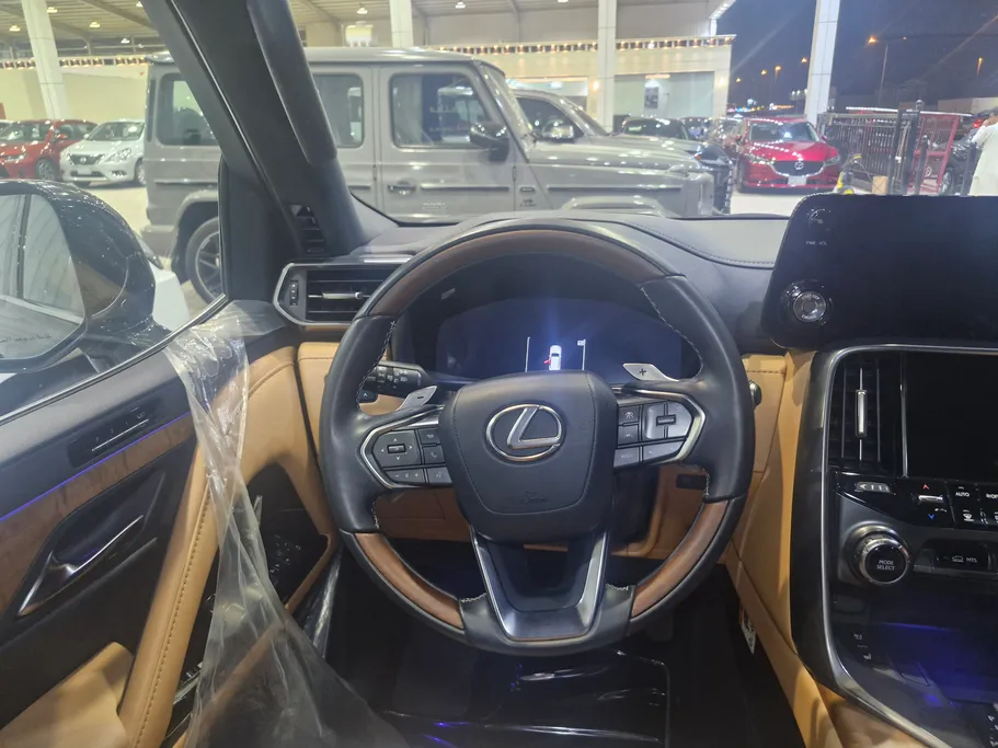 2025 Lexus LX 600 BB Elite 