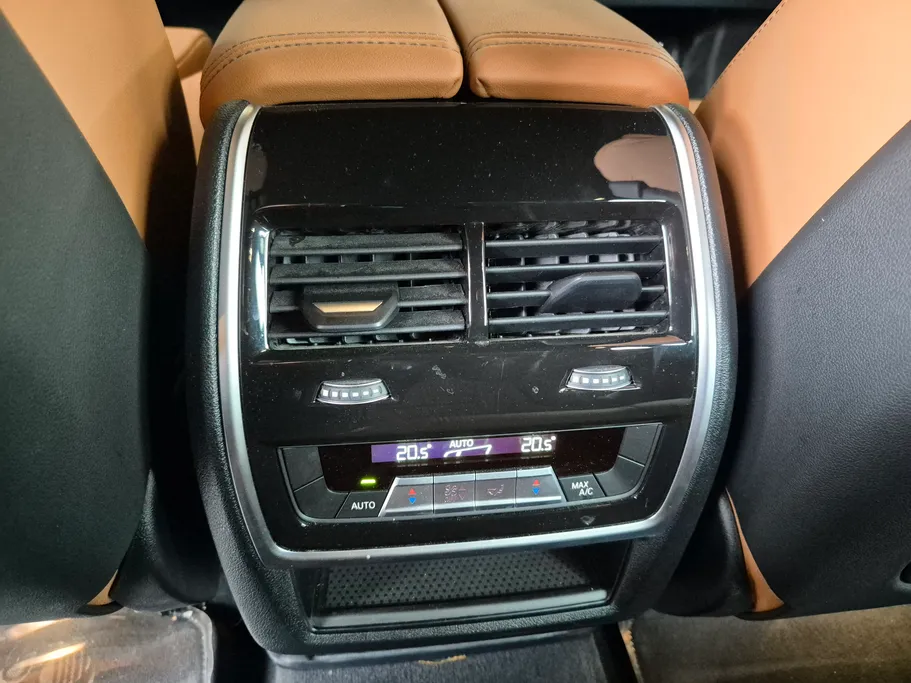 2023 BMW X Series 6 xDrive 40i 