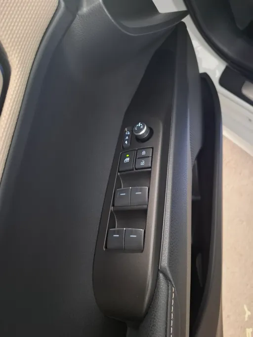 2025 Toyota Camry  LE HEV 