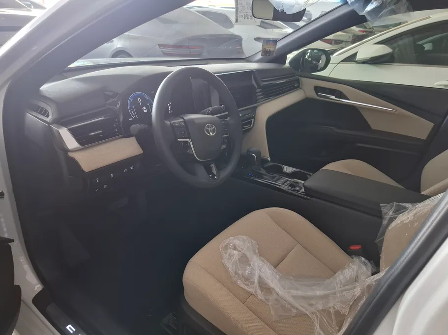 2025 Toyota Camry  LE HEV 
