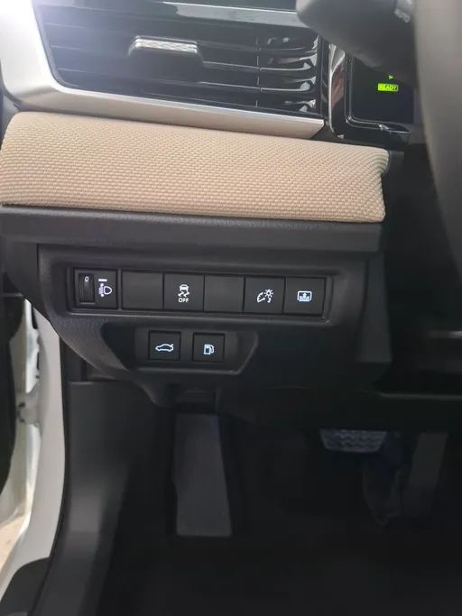 2025 Toyota Camry  LE HEV 