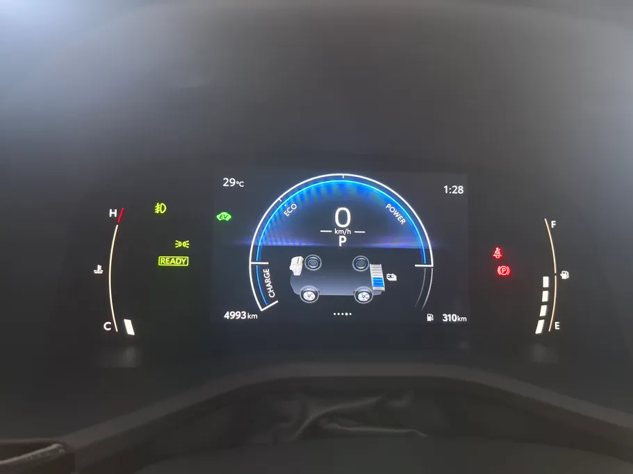 2025 Toyota Camry  LE HEV 