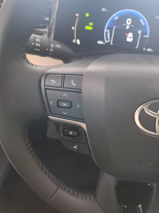 2025 Toyota Camry  LE HEV 