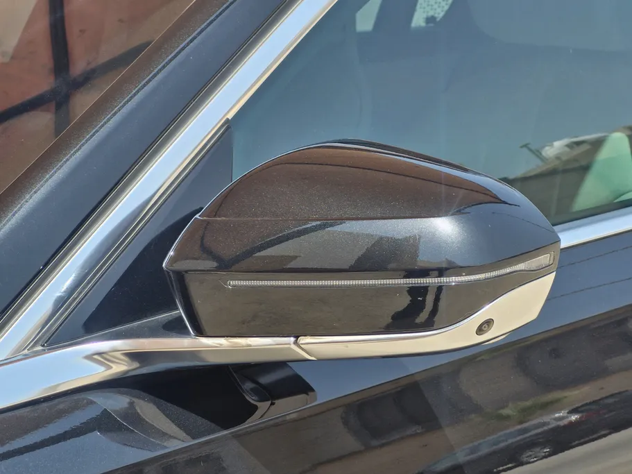بي ام دبليو الفئة السابعة 735i 2025 