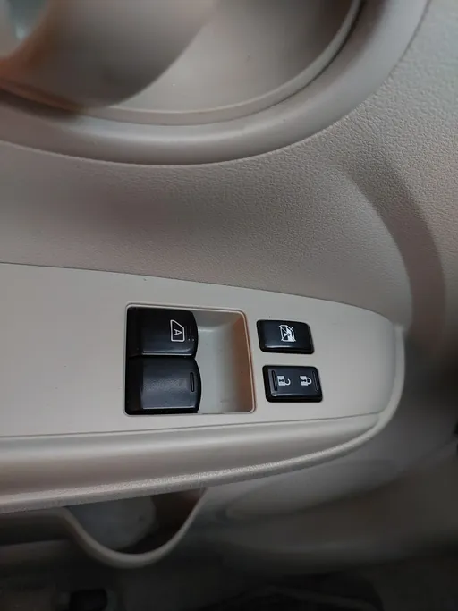 2022 Nissan Sunny SV 
