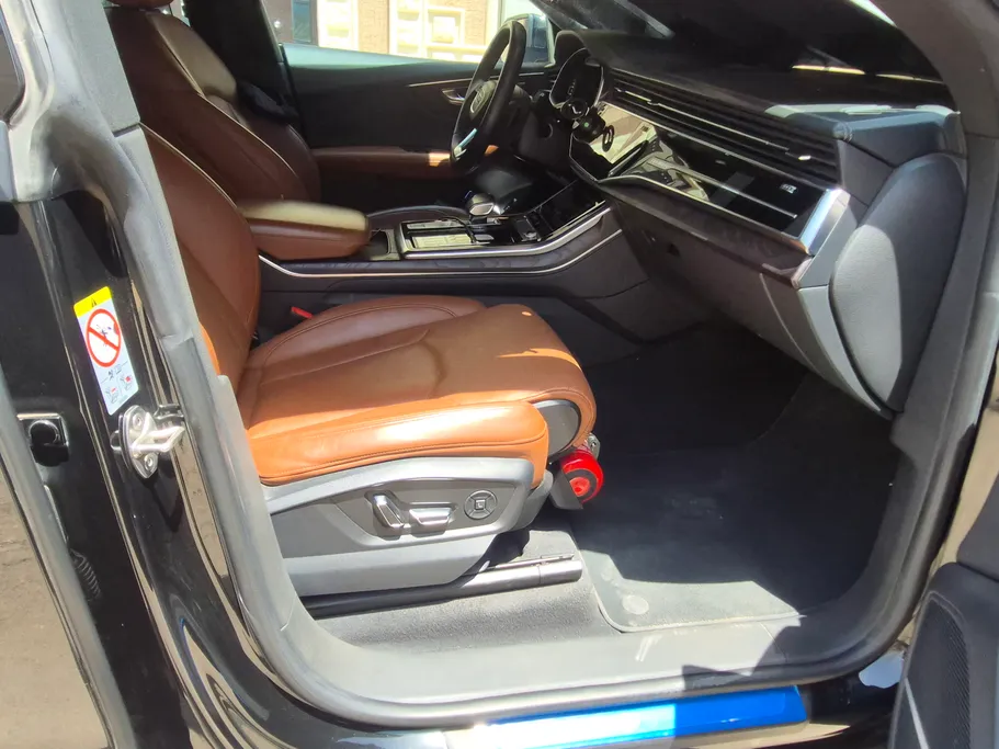 2023 Audi Q8  55 TFSI quattro 