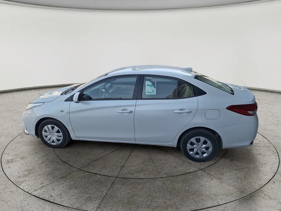 2022 Toyota Yaris  Y 