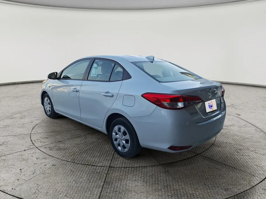 2022 Toyota Yaris  Y 