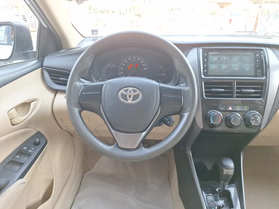 2022 Toyota Yaris  Y 