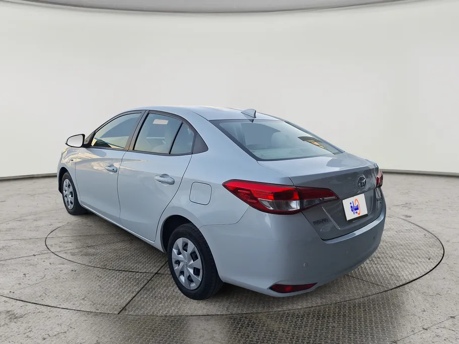 2022 Toyota Yaris  Y 