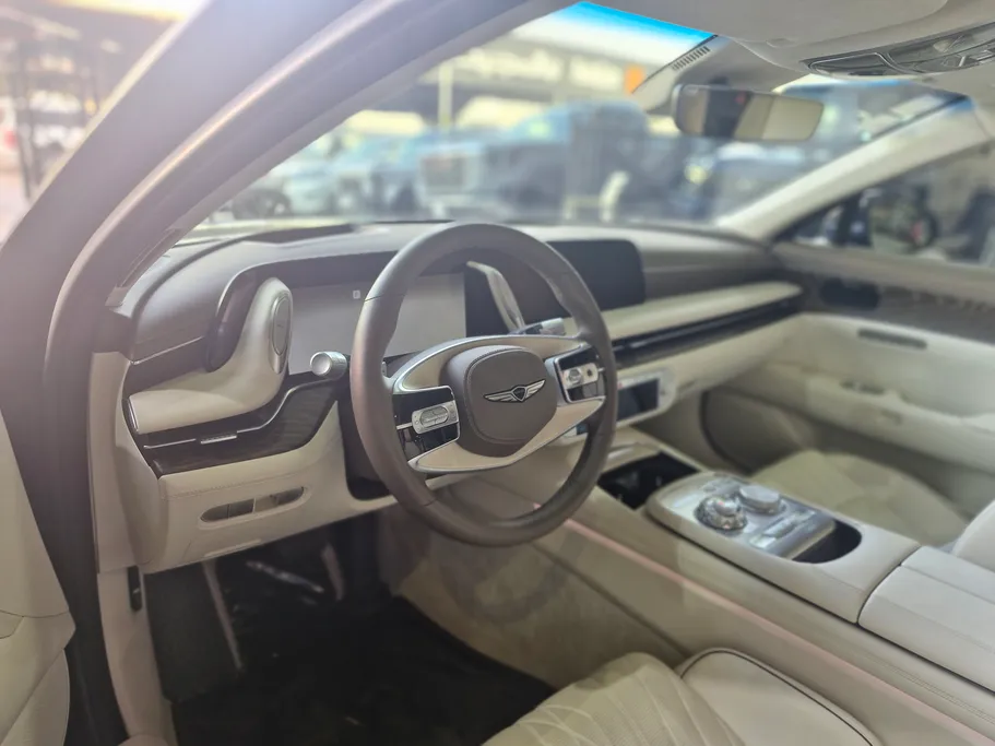 2023 Genesis G90 Royal 