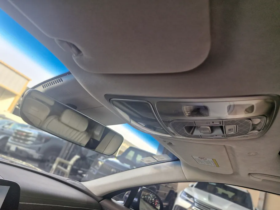 2023 Genesis G90 Royal 