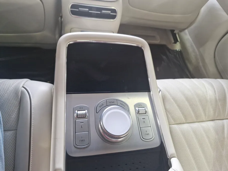 2023 Genesis G90 Royal 