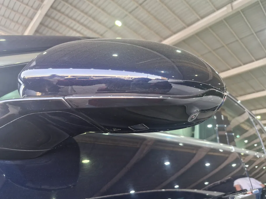 2023 Genesis G90 Royal 