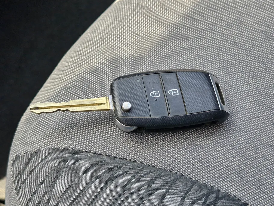 2023 Kia Pegas LX 