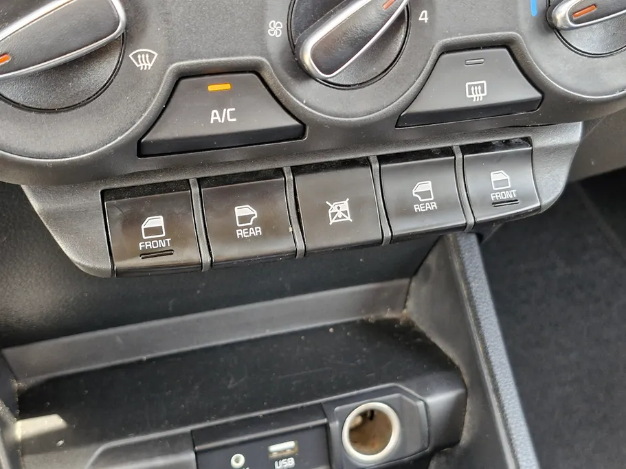 2023 Kia Pegas LX 