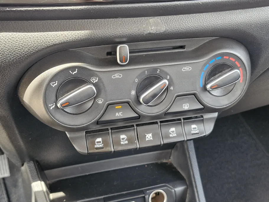 2023 Kia Pegas LX 