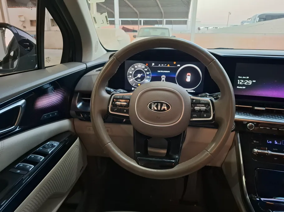 2022 Kia Carnival Hi-Limousine 