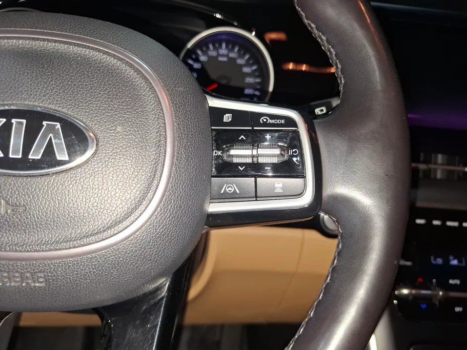 2021 Kia Carnival LX 