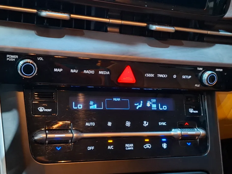 2021 Kia Carnival LX 
