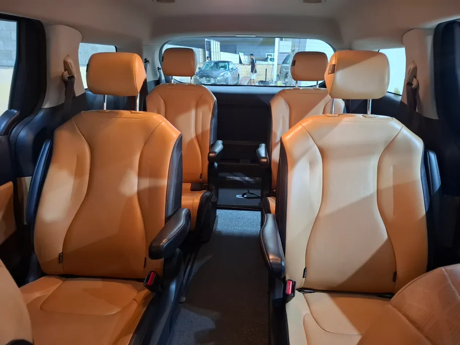 2021 Kia Carnival LX 