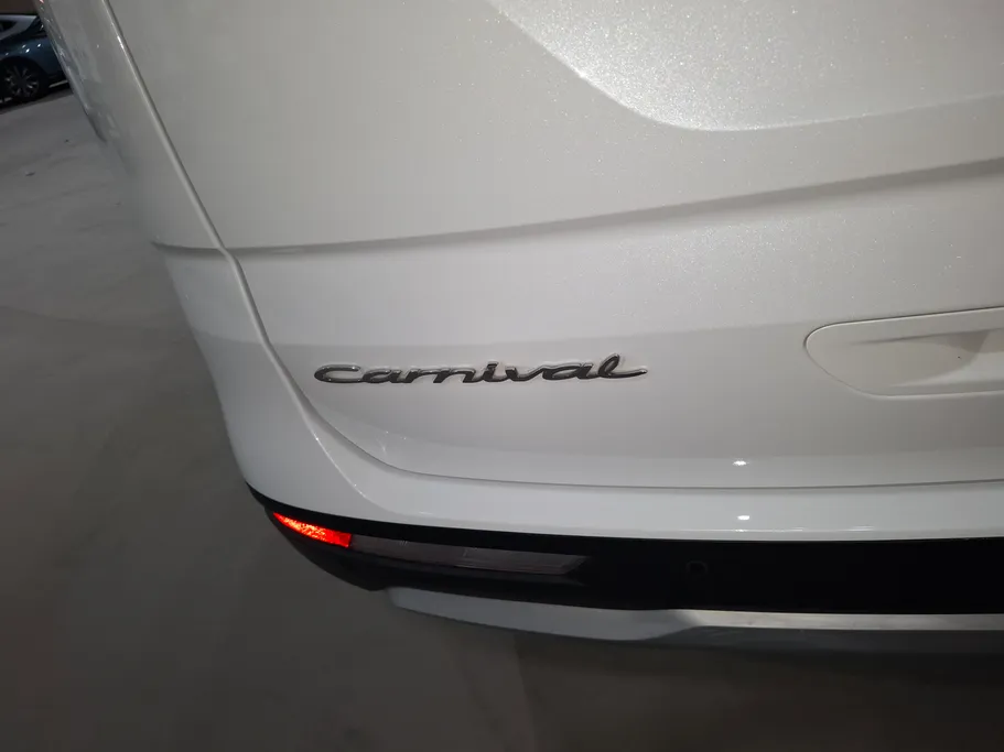 2021 Kia Carnival LX 