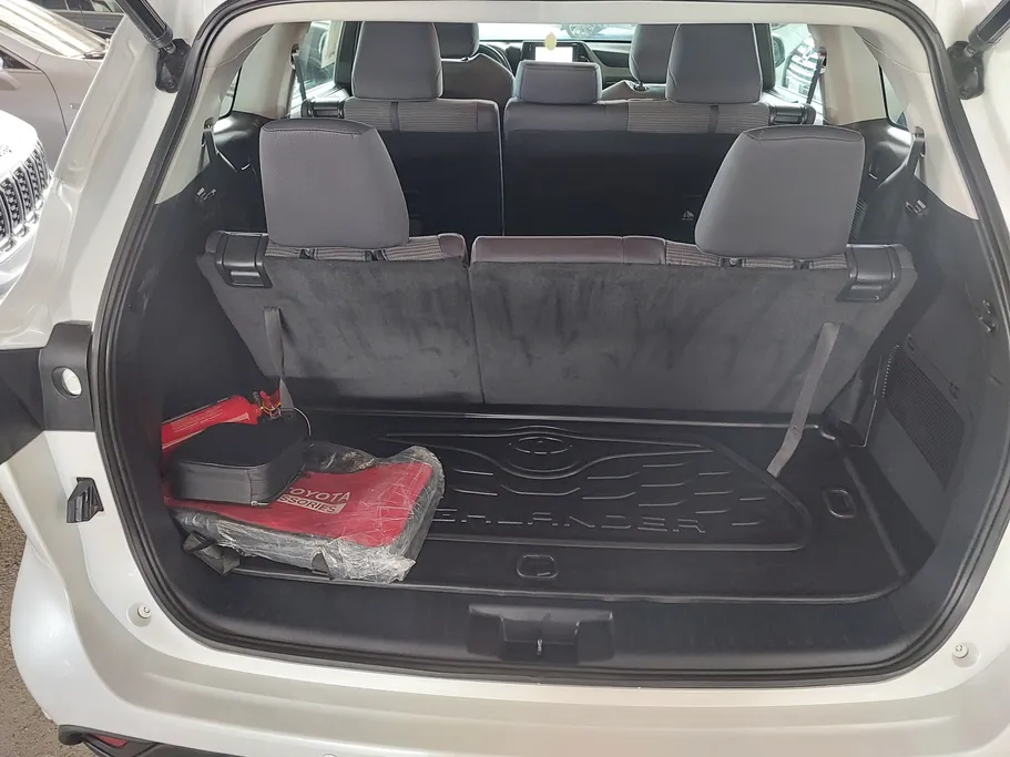 2023 Toyota Highlander GLE 
