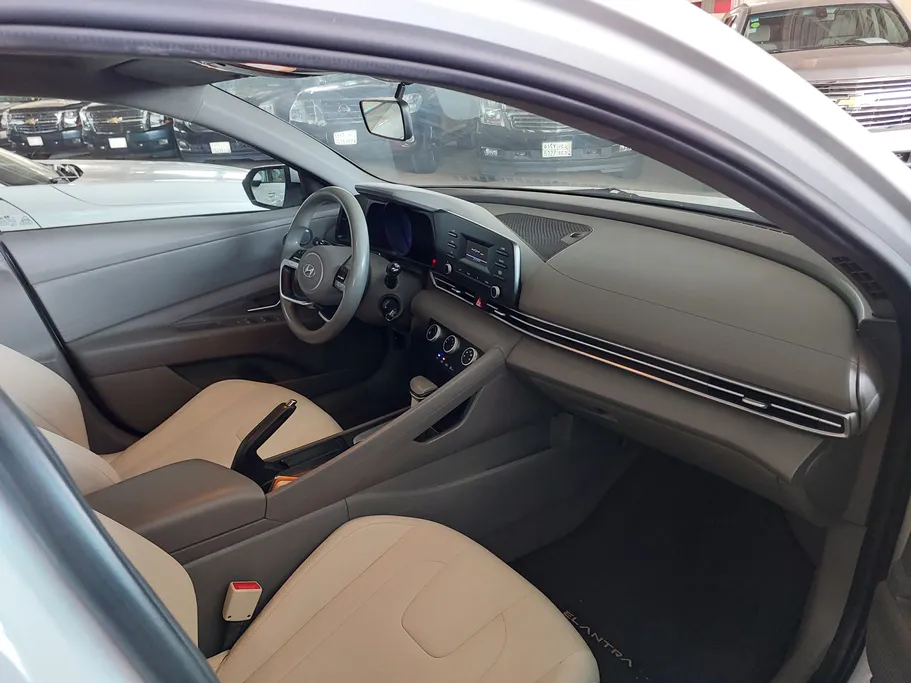 2021 Hyundai Elantra Smart 