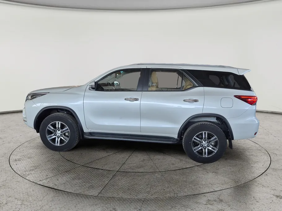 2023 Toyota Fortuner VX 