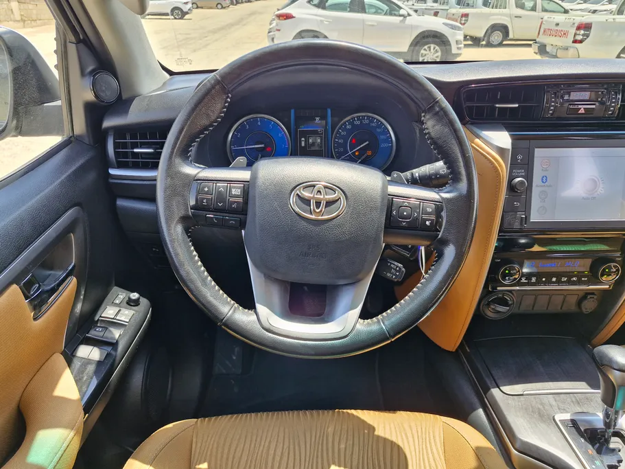2023 Toyota Fortuner VX 