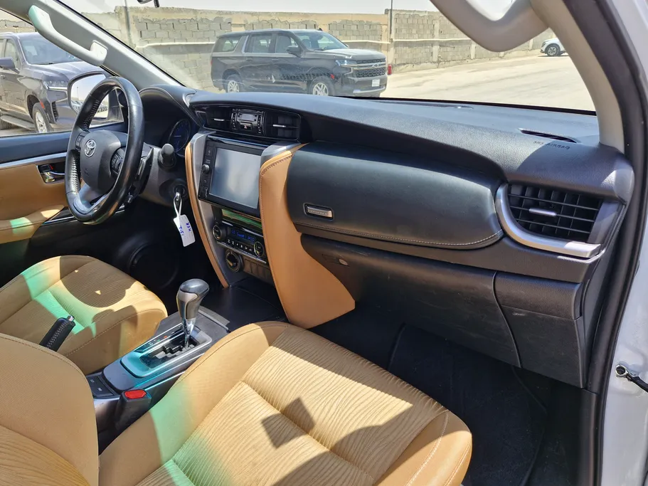 2023 Toyota Fortuner VX 