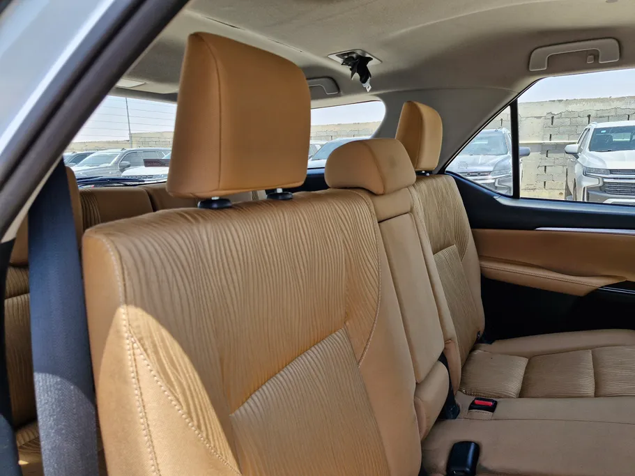 2023 Toyota Fortuner VX 