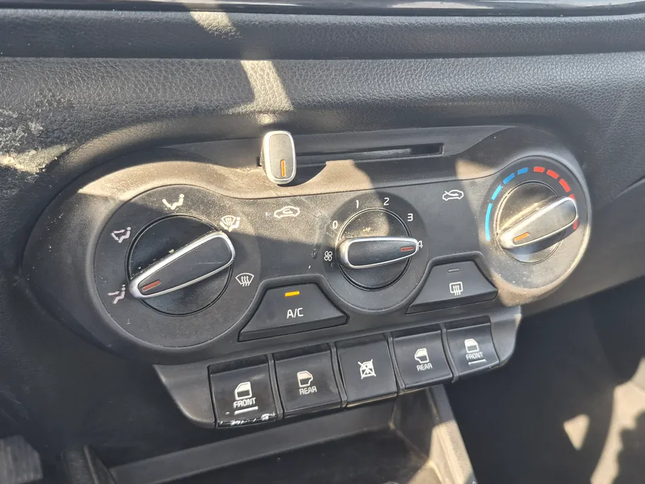 2023 Kia Pegas GL 