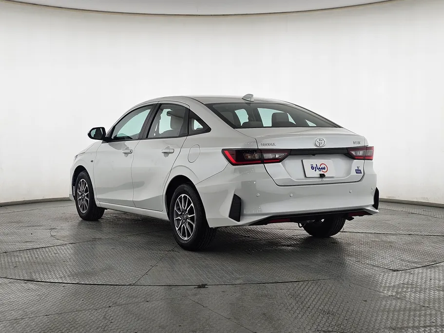 2023 Toyota Yaris  Y 