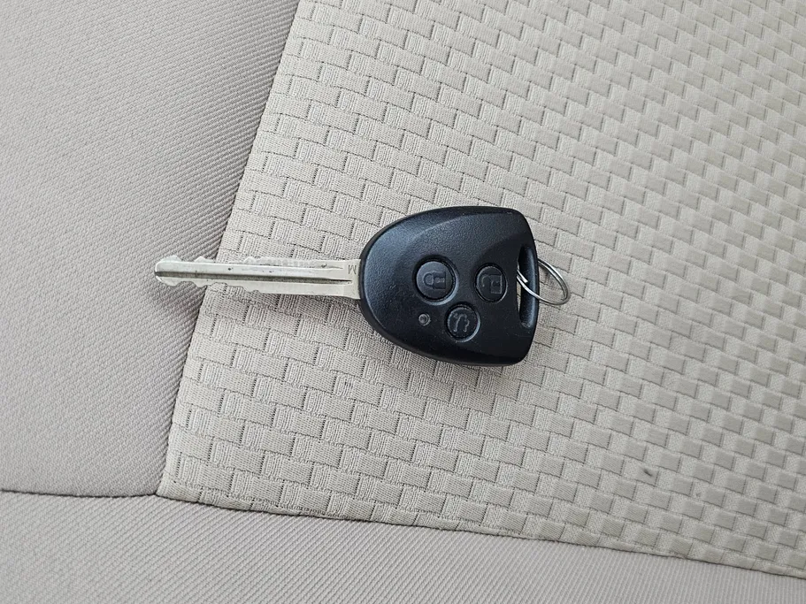 2023 Toyota Yaris  Y 