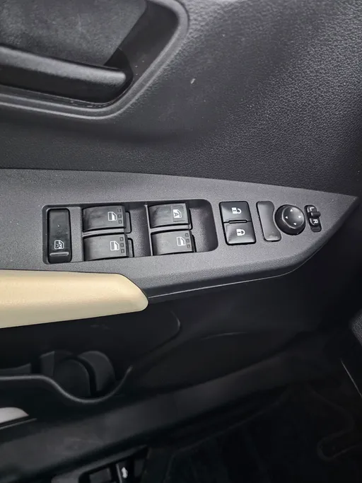 2023 Toyota Yaris  Y 