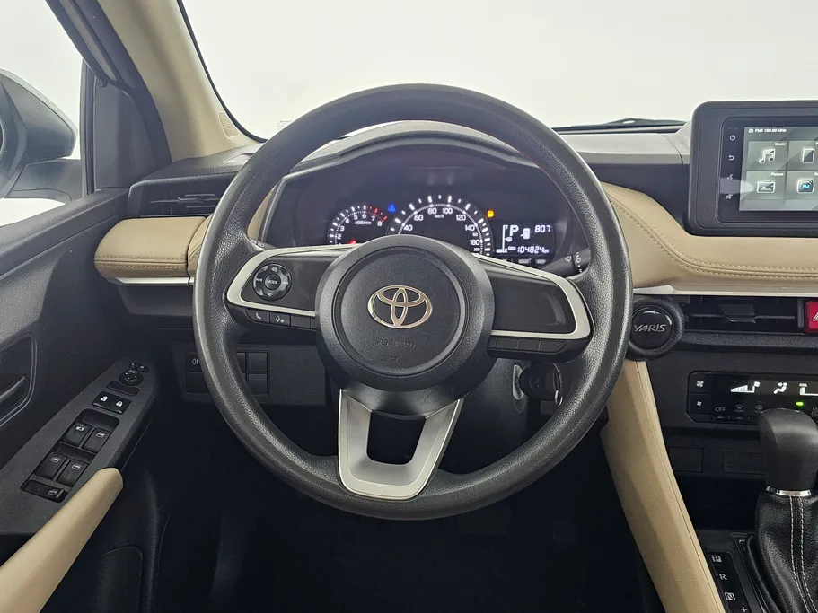 2023 Toyota Yaris  Y 