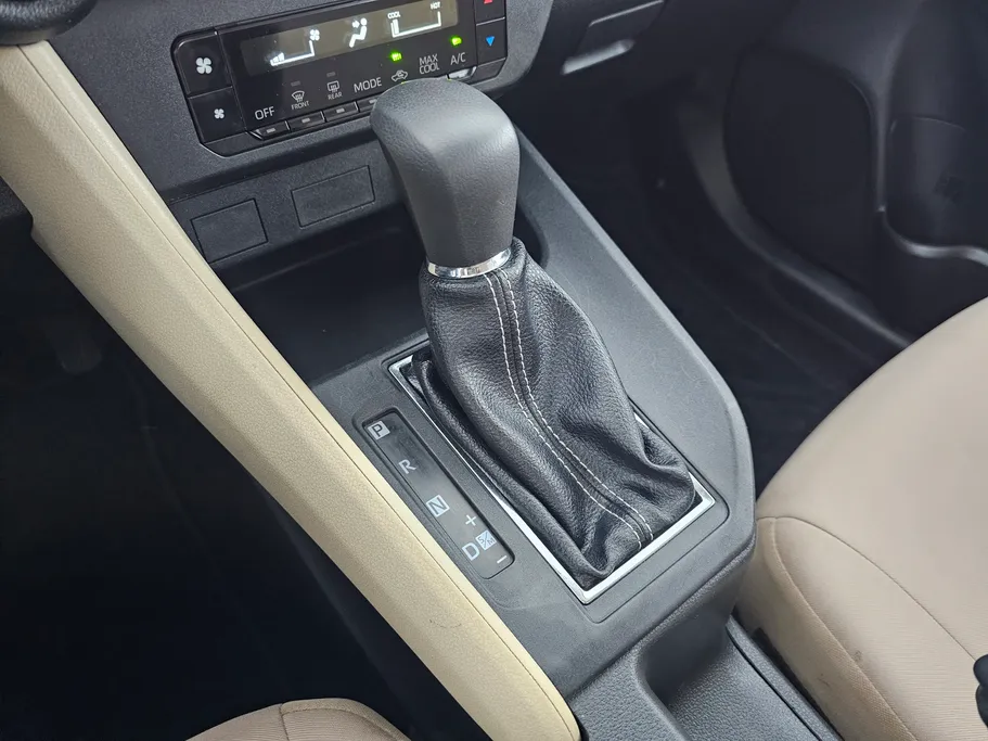 2023 Toyota Yaris  Y 