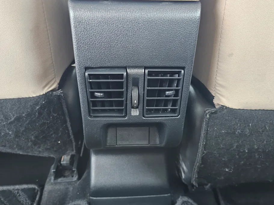 2023 Toyota Yaris  Y 