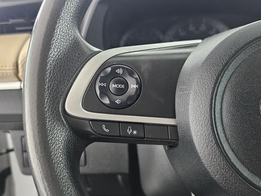 2023 Toyota Yaris  Y 
