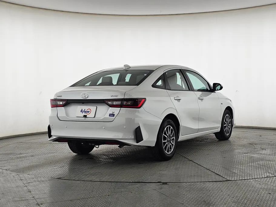 2023 Toyota Yaris  Y 