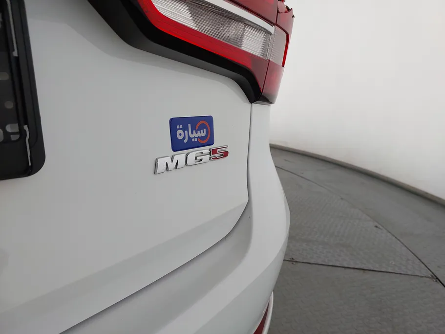 2025 MG 5 STD 