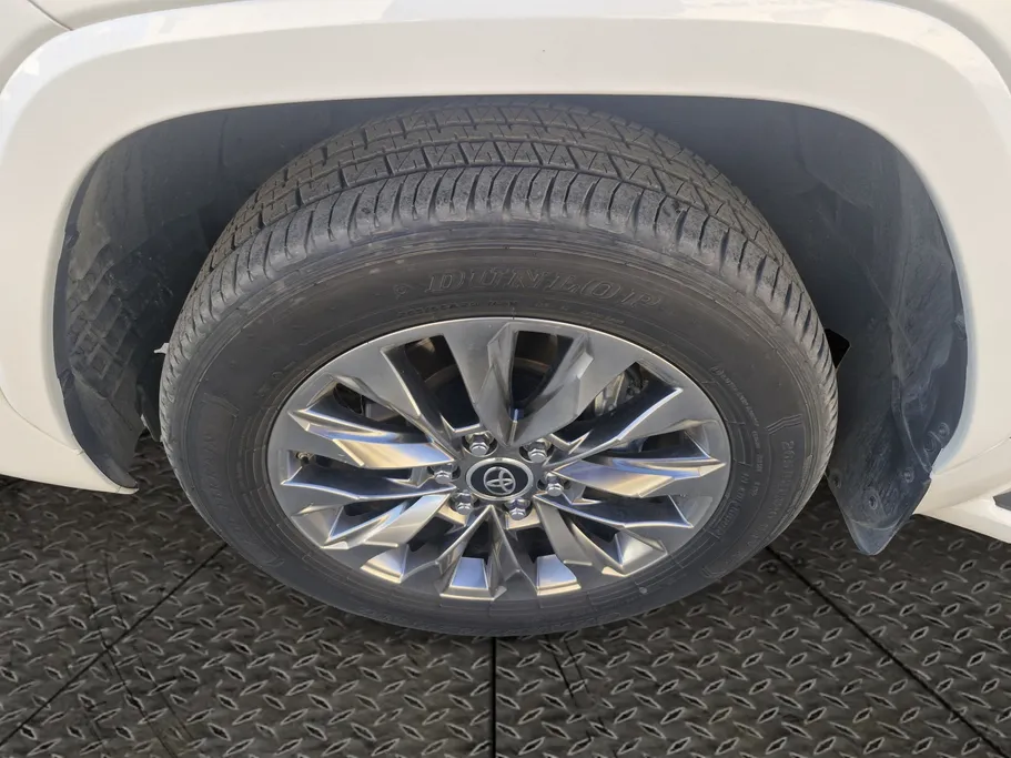 تويوتا لاندكروزر VXR 2024 